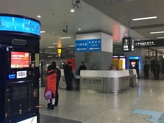 -虹桥火车站-停车场