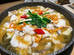 -山城外·非遗酸菜鱼(新都汇融店)
