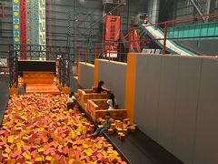 -极限PLAY运动娱乐新世界·团建派对表演休闲馆·室内高空游乐园