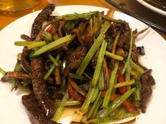 茶树菇炒牛柳-牧羊餐厅