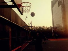-洛克公园·篮球·足球·羽毛球(莘庄店)