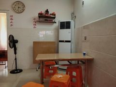 -松树干拌面店