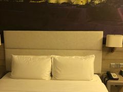 -西安大雁塔科技大学地铁站亚朵酒店