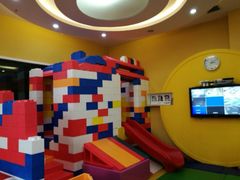 -兜莱·亲亲袋鼠国际早教