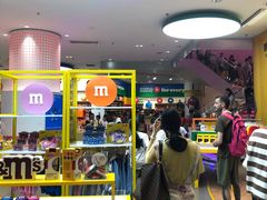 -m豆巧克力世界(上海世茂广场店)