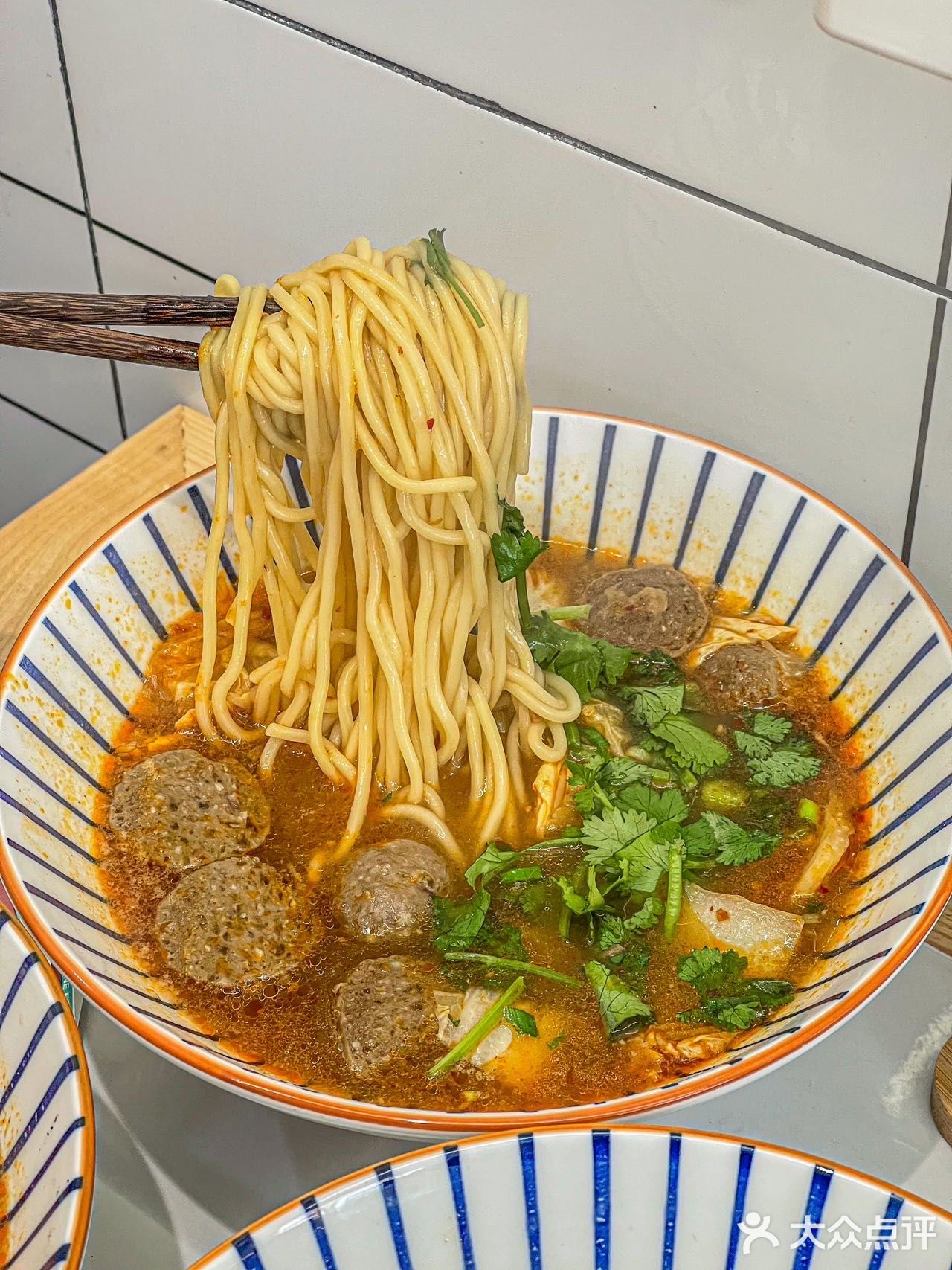 用料特别实在~汤底是新鲜熬制的羊骨汤好喝!