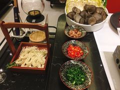 -红鼎豆捞·非遗鲍皇汤火锅(宝丰路店)