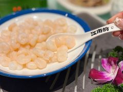 手剥虾仁-江南韵·无锡太湖文化体验餐厅(凤凰天街店)
