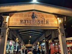 -席娜卡琳火车铁道夜市