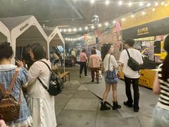 -瑞虹新天地月亮湾