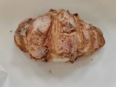 奶酪核桃马里奥牛角面包-味多美(民星路店)