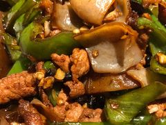 碾辣椒炒肉-吃饭皇帝大土家民族菜(正大广场店)