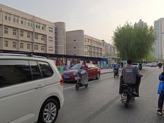 -秦皇岛市西港路小学