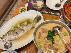 -Chom Cafe and Restaurant