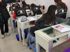 -艺采红鹰职业培训学校