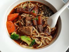 半筋半肉面-康师傅私房牛肉面(申虹店)