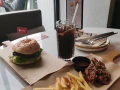 -必胜客(松雷店)