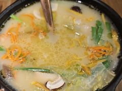 鸡汤米线-云海肴·汽锅鸡·云南菜(广安门天虹店)