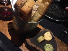 餐前包-AZUL by FUEL蓝色·法式酒馆(琶醍店)