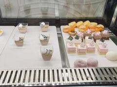 -亚洲国际大酒店·云顶阁旋转自助餐厅