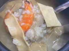 干贝鲜虾鲜蚝砂锅粥-官塘鱻鱻鱼生