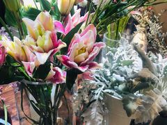 -何兮花店·气球派对鲜花店(马桥银春路万科城店)