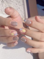 -花系美·美甲美睫精品店