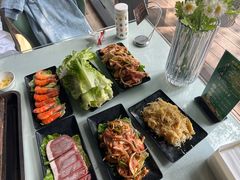 -思念果岭湖畔花房餐厅