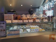 面包甜点陈列柜-喜茶(上海正大广场店)