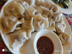 -闯关东东北农家菜(崂山石老人店)
