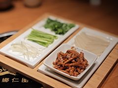 -娜仁图雅蒙古美食村(33小镇店)