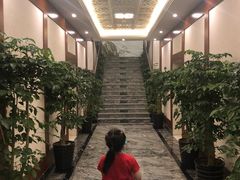 门口进来的通道-优雅岁月足浴会所
