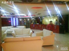 -环球梦主题KTV(曲阳生活购物中心店)