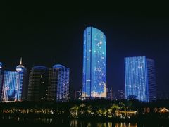 -万绿园