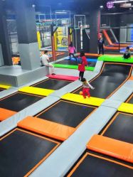 -蹦贝运动中心·蹦床·攀岩·闯关(龙岗店)