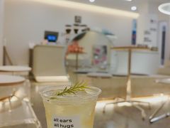 -HUGS coffee(东区店)
