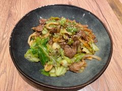 大阪烧肥牛乌冬炒面-玛格萝妮比萨屋(四平店)