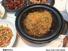 -阿瓦山寨·湘菜现炒·剁椒鱼头王(咸阳总店)