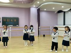 -小荧星艺校(大宁分校)