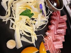 三年金钱火腿配大理手撕乳扇-泓0871臻选云南菜·味庄