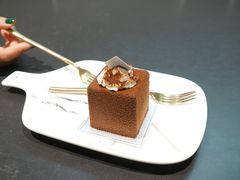 小布朗-UNI UNI(环亚凯瑟琳店)