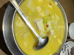 -东口码头·烧鸽子·鱼头泡饼·地方菜(金鹰悦城店)