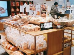 面包甜点陈列柜-西村叔叔的店·面包·甜品·蛋糕(崂山丽达店)