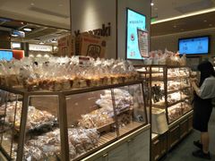 面包甜点陈列柜-山崎面包(静安久光店)