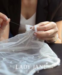 -Lady  Jane高端婚纱礼服馆