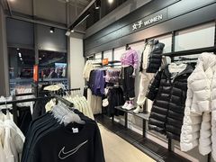 -百年港湾奥特莱斯(香炉礁店)