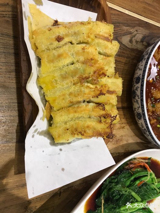 海荣锅贴馆(竹笆市店)韭黄牛肉锅贴图片 - 第1张