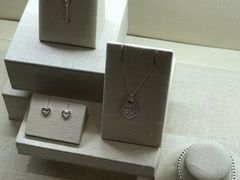 -Tiffany & Co.蒂芙尼
(广州太古汇店)