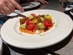 三文鱼百香果沙拉-查特花园美食广场(西单大悦城店)