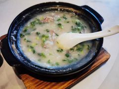 -皇马海口湾海景酒店(万绿园秀英港店)